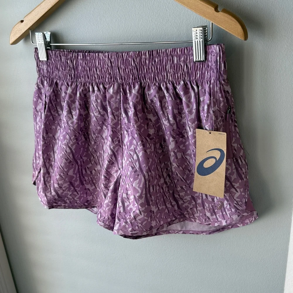 ASICS NWT Women’s‎ Running Shorts with Liner